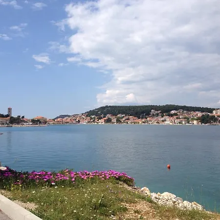 Sara Apartment Tisno